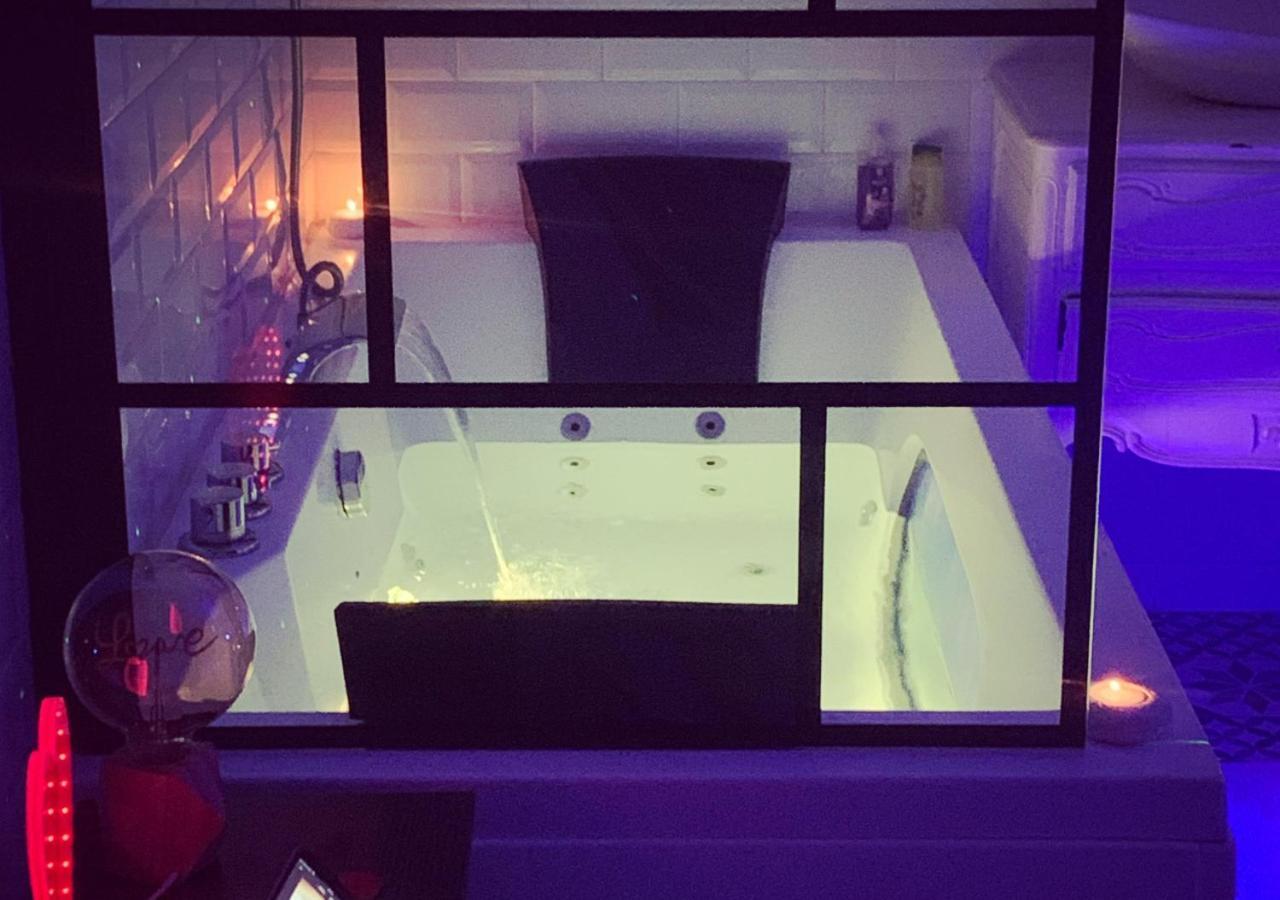 Amour Azur Appartement Pour 2 Avec Jacuzzi Et Terrasse A 2 Minutes De La Mer Vallauris Dış mekan fotoğraf
