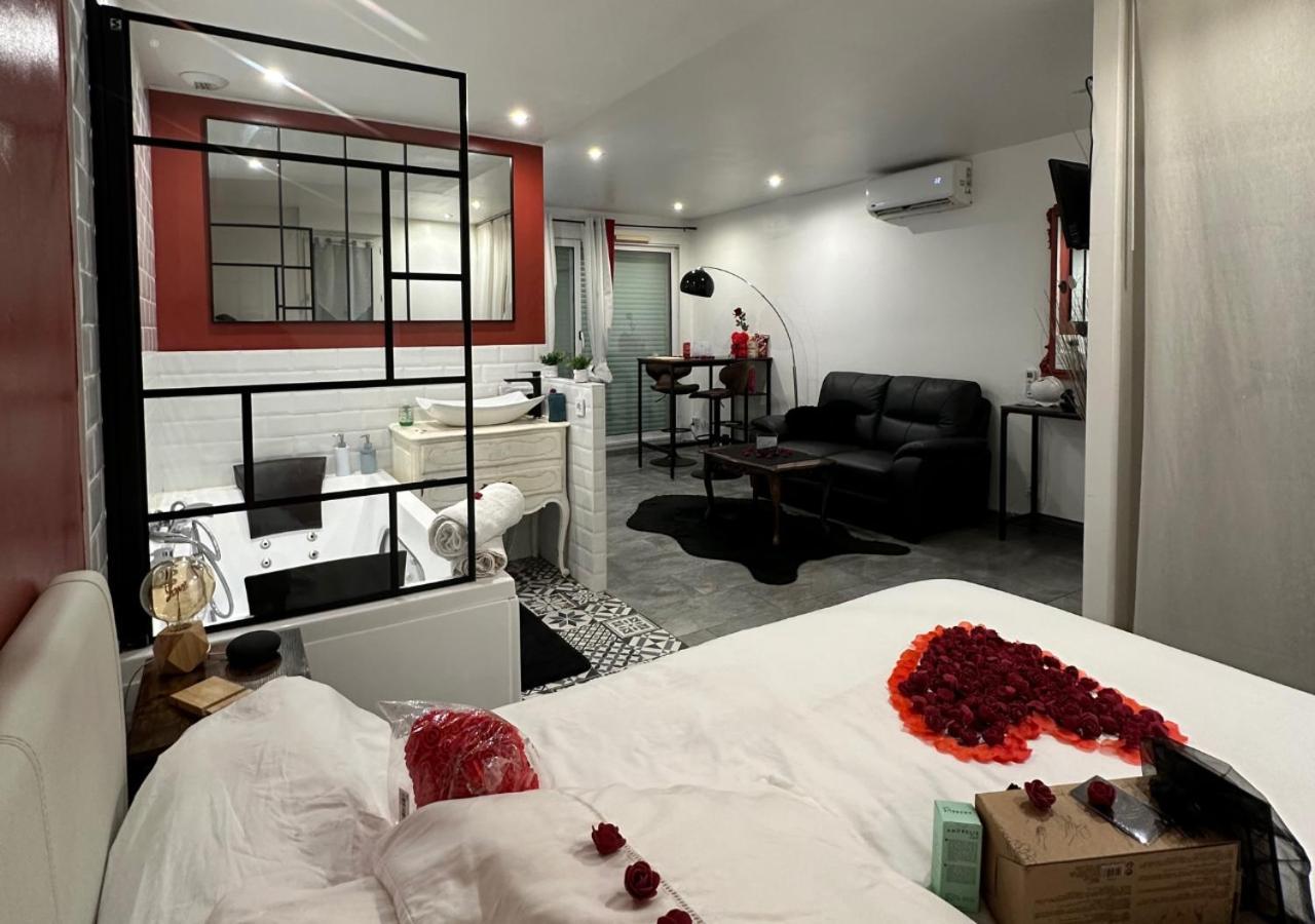 Amour Azur Appartement Pour 2 Avec Jacuzzi Et Terrasse A 2 Minutes De La Mer Vallauris Dış mekan fotoğraf